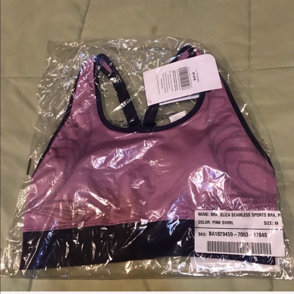 🔹Fabletics Racerback Sports Bra - Picture 5 of 5